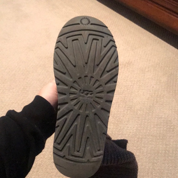grey knit uggs - Picture 4 of 4